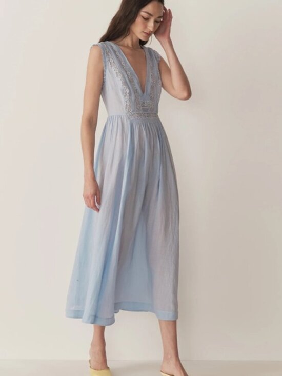 Doen Dresses & Skirts - Doen Light Blue Embroidered V-Neck Midi Dress NWT perfect
